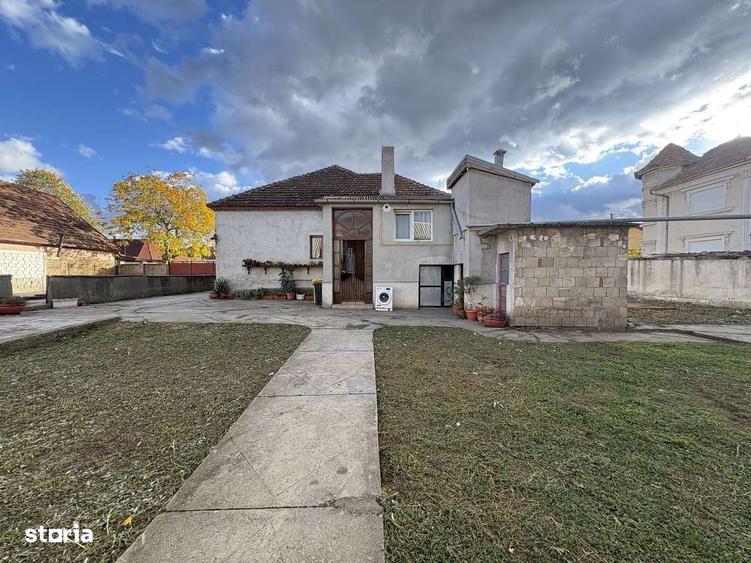 Casa Romaneasca de vanzare 8camere teren 624mp 22ml Bujac cu potential - 6
