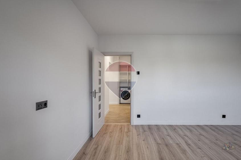 Apartament cu 4 camere decomandat în P-ța Unirii