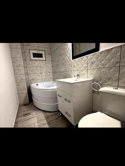 Apartament cu 3 camere decomandat în Tei