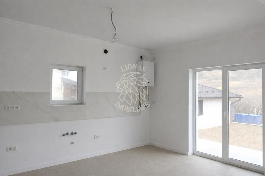 Casa Finisata 4 camere-teren 550 mp-curte amenajata-Valea Rusului - 2