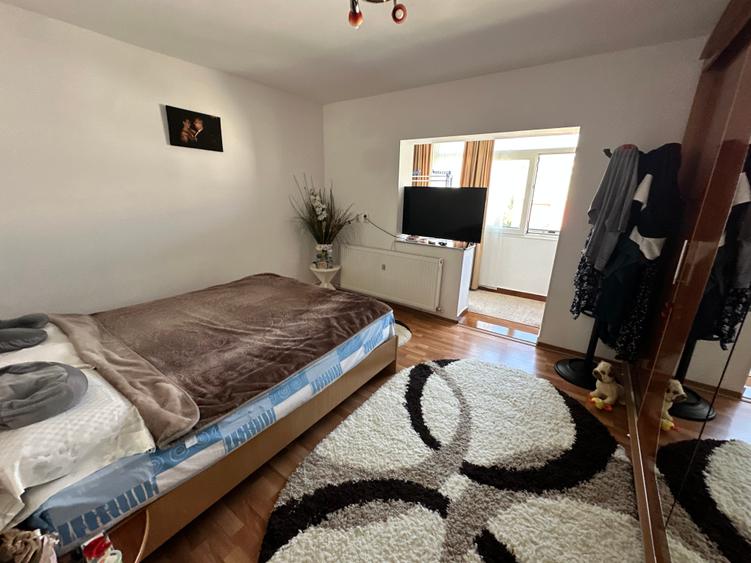 Aviației 2 camere renovat complet cu centrală  zona superba. - 9