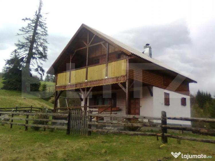 Casa de vacan?a in Piatra Fantanele + 4,5 arii teren - 10
