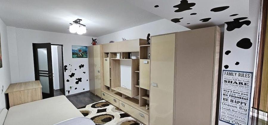 Inchiriez apartament 3 cam cf 1 decomandat ,Central - 3