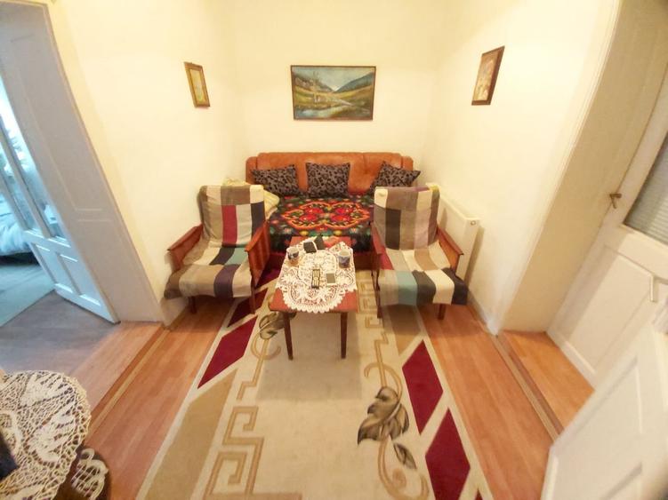 Casa de vanzare cu teren generos - 4