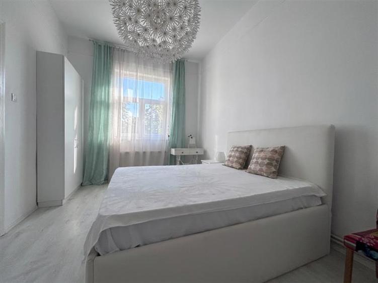 Apartament cu 2 camere semidecomandat, mobilat în Ultracentral
