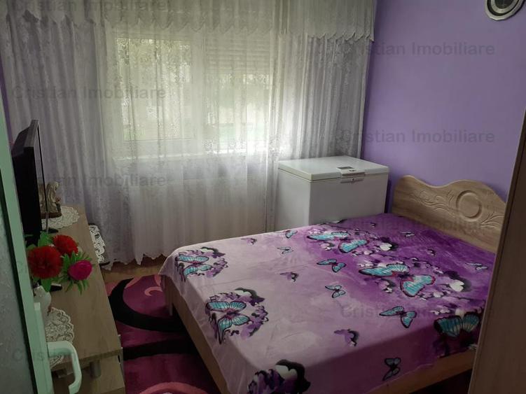 Apartament cu 3 camere semidecomandat în Viziru 1