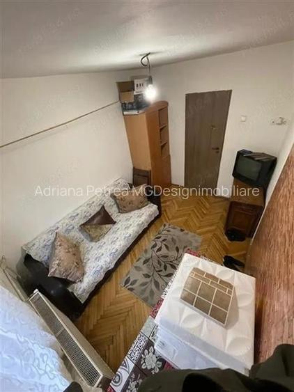 Apartament cu 3 camere semidecomandat în Dacia