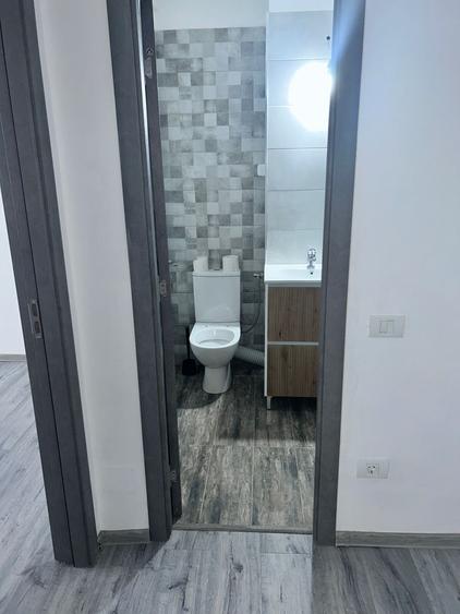 DRISTOR apartament renovat complet ,peste drum de park lake - 11