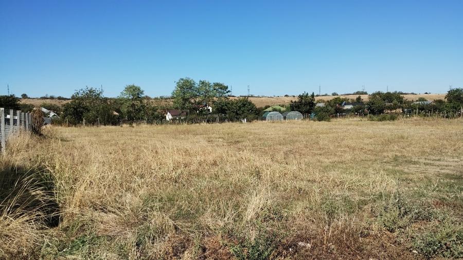 PRET REDUS Teren intr. în centrul satului Brebeni, lângă Slatina. - 9