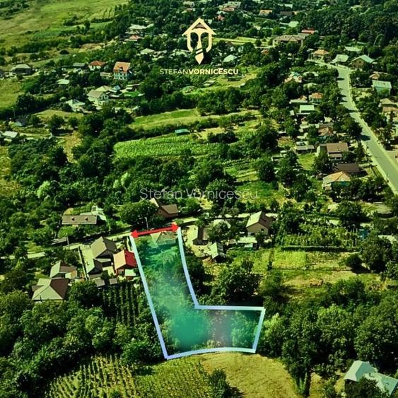 Teren cu casa de Vânzare: 1200 mp - Bârnova
