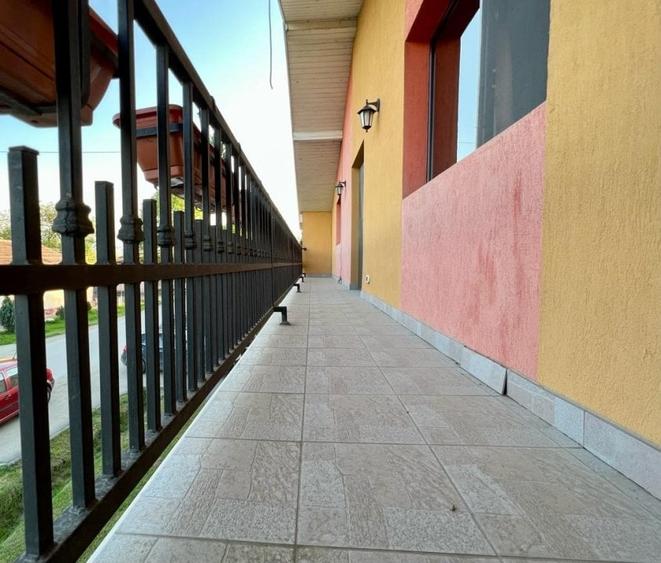 Casă cu 6 camere în Moșnița Veche - 18