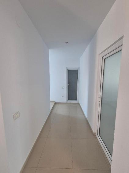 Spatiu central birouri, cabinete - 7