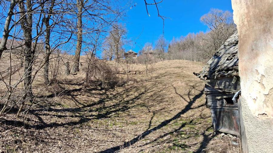 Vand teren dambavocioara 1990 mp - 2