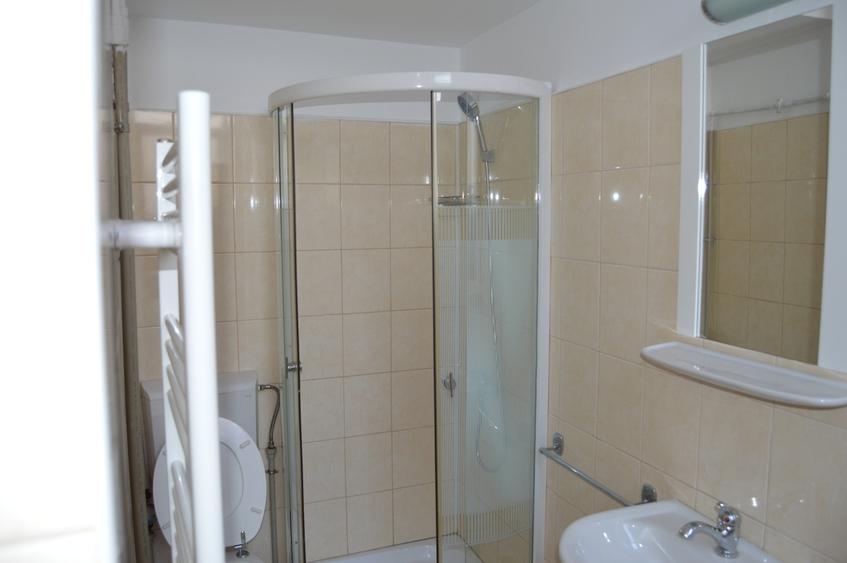 Piata Romana,garsoniera  la parter/1,ideal birou - 3