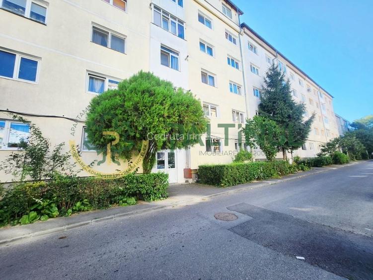 Apartament 2 camere decomandat - Siretului, etaj 3, balcon și pivniță Apartament 2 camere decomandat - Siretului, etaj 3, balcon și pivniță