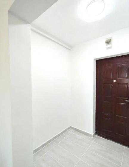 Garsoniera decomandat - zona Noua - 2