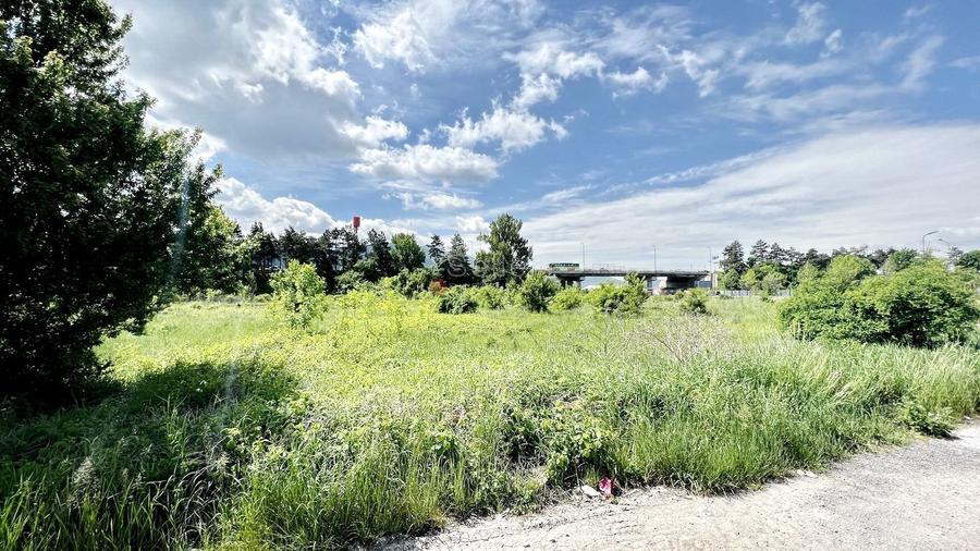 Teren intravilan - Zona Comerciala de interes - 1