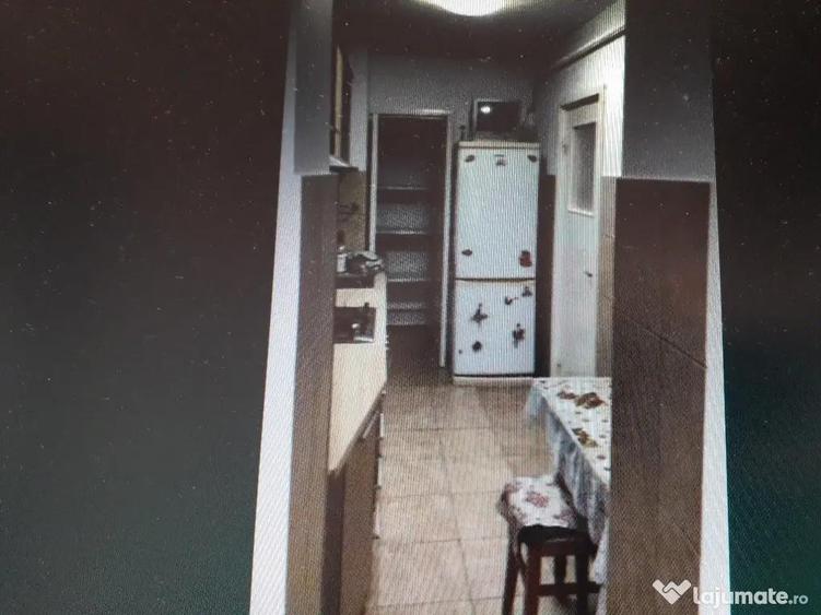 Apartament cu 3 Camere Decomandate Zona George Enescu - 4