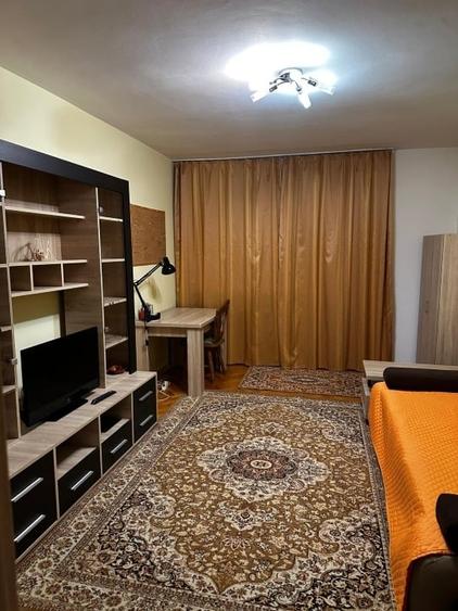 Inchiriez apartament 2 camere - 1