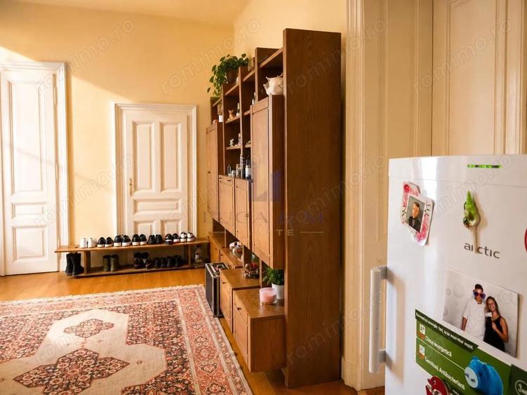 Casa solida plus gradina matura intr-o zona linistita in centrul Varias - 6