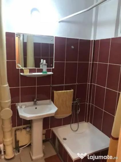 Apartament cu 2 camere decomandat în Democrației