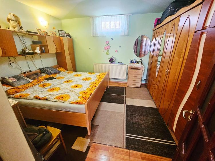 Casă spațioasă cu 9 camere în Strejnicu – pentru locuință, birouri - 48