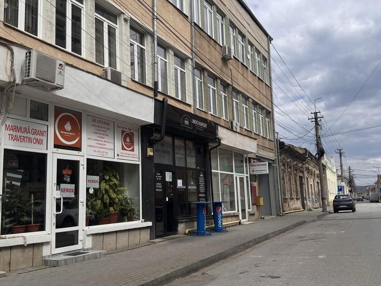 Spatiu comercial ultracentral ideal fast food / simigerie vizavi ANAF - 1