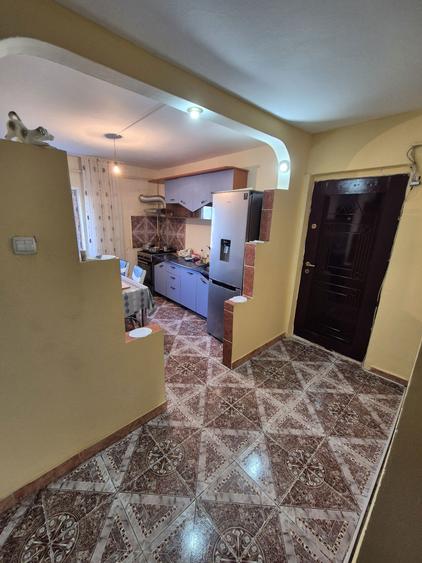 Apartament 3 camere , etaj 2 - 3