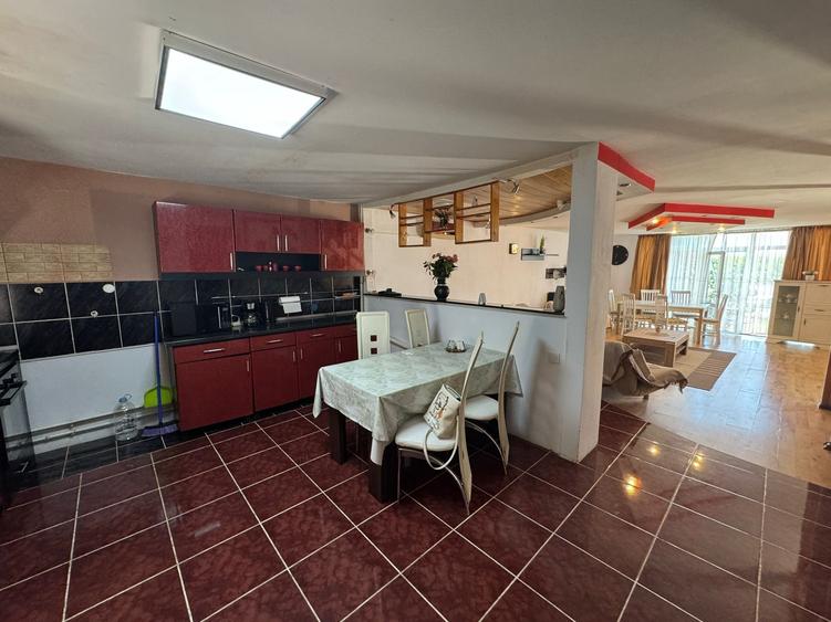 De inchiriat Vila cu piscina (vedere la mare) - 4