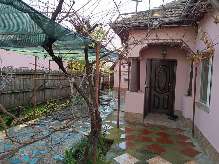 Casa de vanzare, renovata, mobilata ,si 500 mp teren - 4