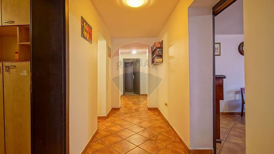 Casa / Vila cu 12 camere de vanzare in zona Astra - 18