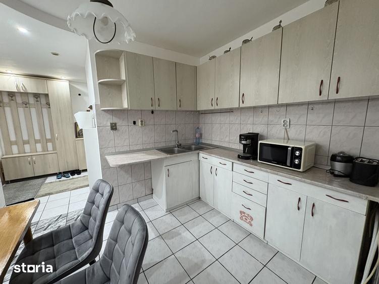 Apartament trei camere ,etajul 1 ,Nufarul - 9