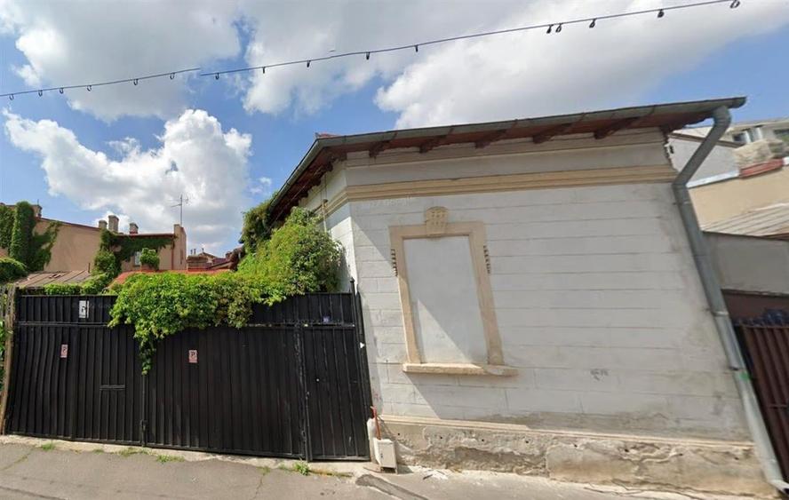 Vanzare casa P+E+M | Calea Calarasilor - Matei Voievod | curte comuna | - 1