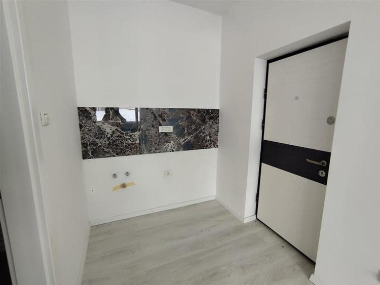 RECO Vila la cheie compartimentata in 16 ap in zona Spitalul Judetean - 15