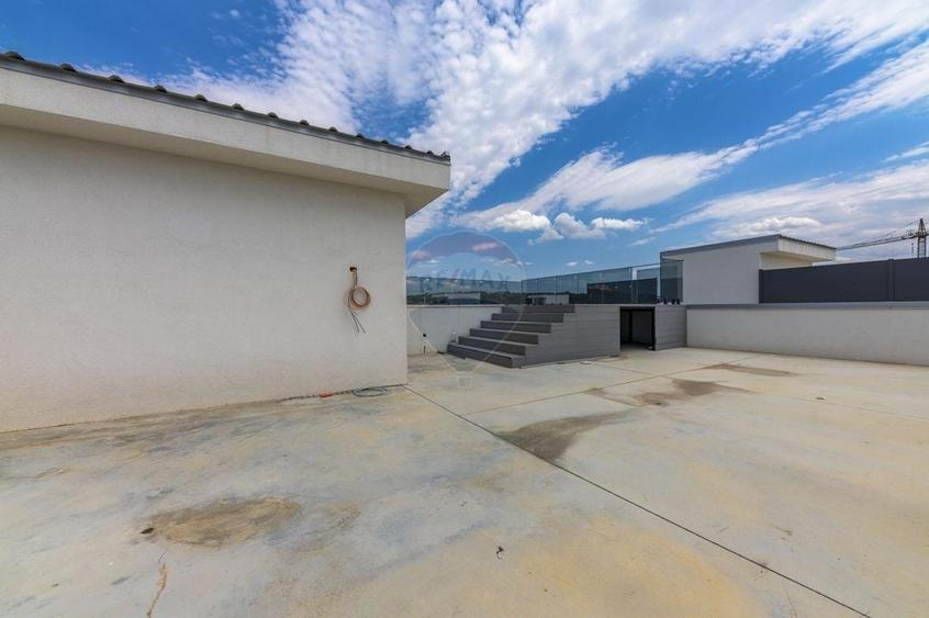 Arhitectura, tehnologie si lifestyle premium intr-o vila spectaculoasa - 51