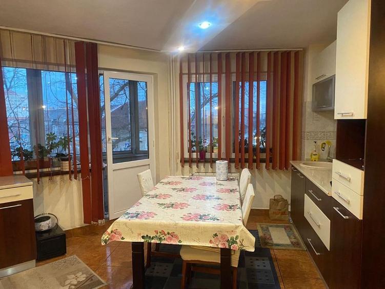 Apartament cu 4 camere de vanzare / de inchiriat(de la proprietar) - 6