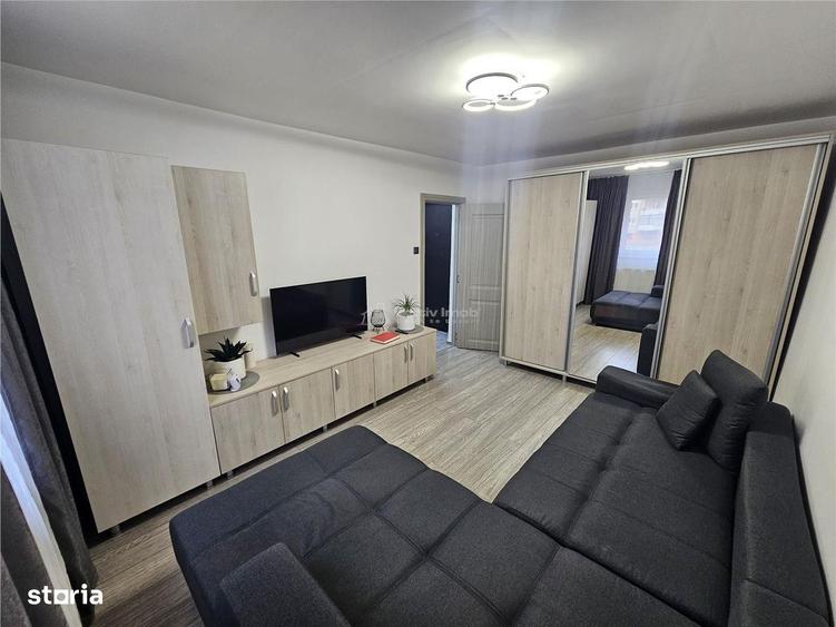 Resita, Garsoniera, Renovata, Mobilata+Utilata, Et. 2, Micro 4 - 6