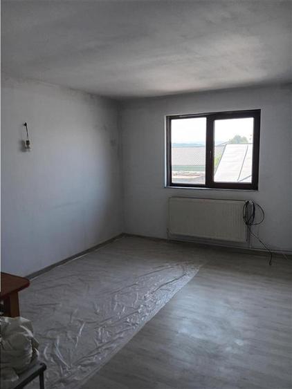 Casă cu 8 camere cu Canalizare în Lunca Cetățuii