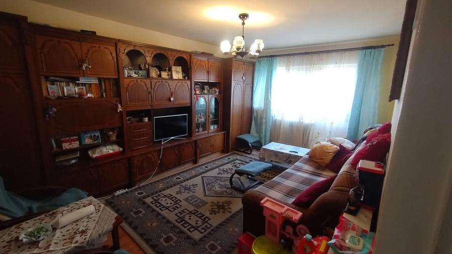 Apartament cu 3 camere de vanzare - 6
