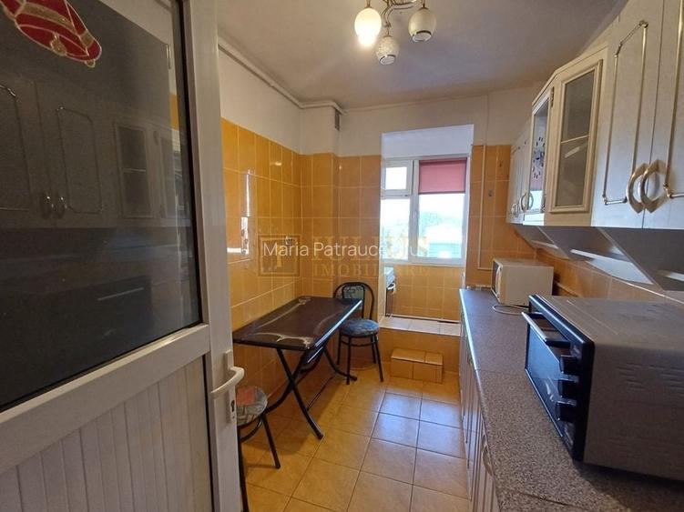 Apartament cu 3 camere decomandat, mobilat în Complex Studențesc