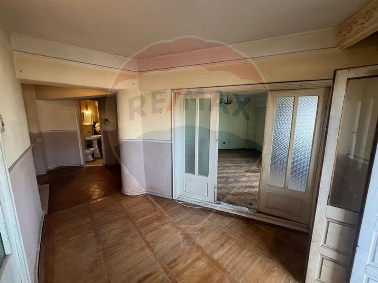 Apartament cu 4 camere de vanzare in zona Central - 12