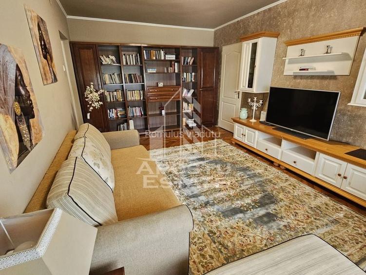Apartament cu 3 camere, centrala proprie, Apartament cu 3 camere, centrala proprie,