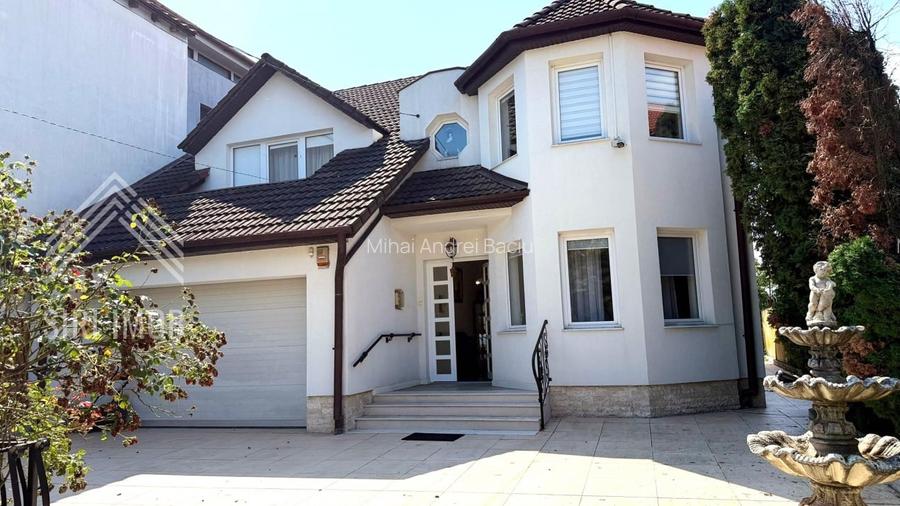 Casa individiala 5 camere,cartier Gruia,4 parcari,3 bai,teren 700mp,pet friendly
