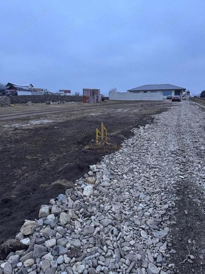 Vand 9 ari, teren intravilan in comuna Moara, sat Moara Nica - 3