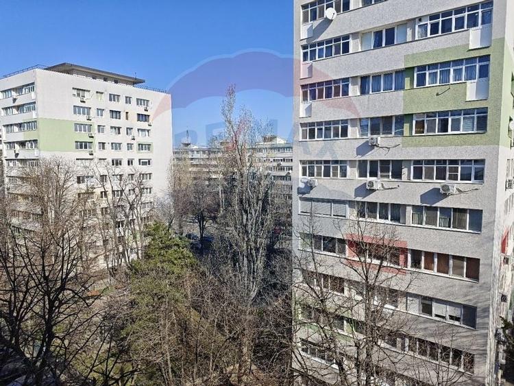 Apartament cu 2 camere  nerenovat, de vânzare în zona 1 Mai - 7