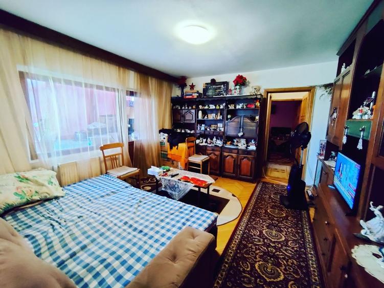 APARTAMENT SEMIDECOMANDAT  2 CAMERE CALEA ARADULUI - 1