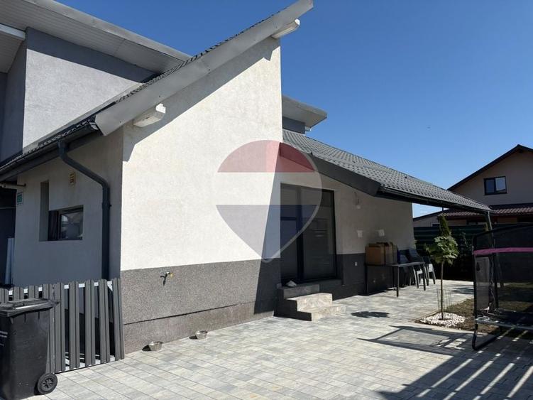 Casă individuală cu 3 camere cu Teren 250 Mp în Exterior Est