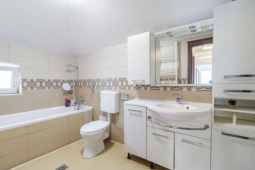 Casă cu 5 camere cu Teren 2253 Mp în Tâncăbești