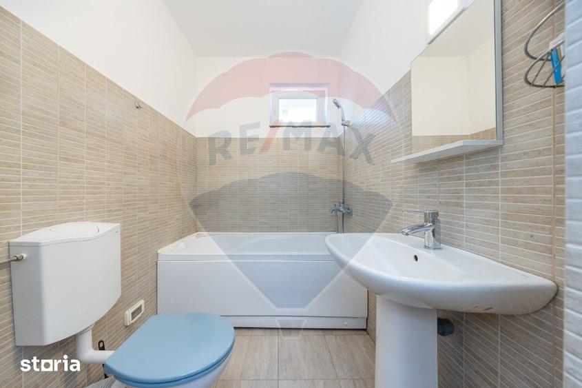 Apartament cu 3 camere în Tractorul