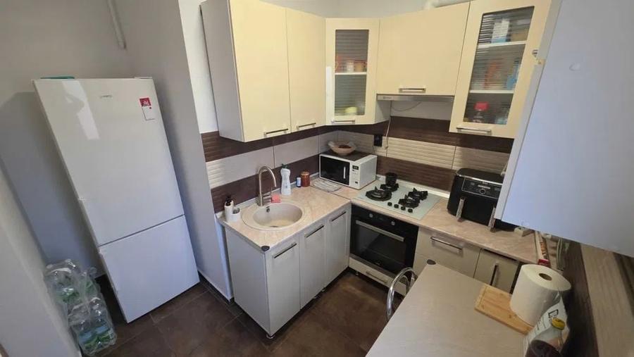 Apartament cu 2 camere decomandat, mobilat în Păcii